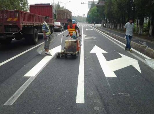 1625536539116749.jpg 地上劃線的涂料功能優(yōu)勢.jpg